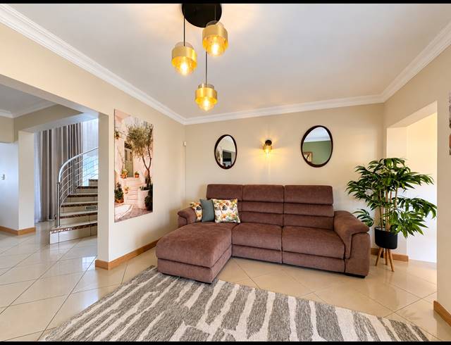 4 BEDROOM FREESTANDING FOR SALE IN SUNAIR PARK